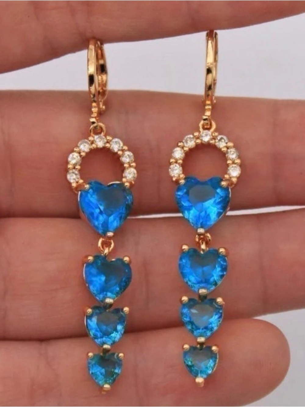 18K Gold Blue Topaz Diamond Heart Fang